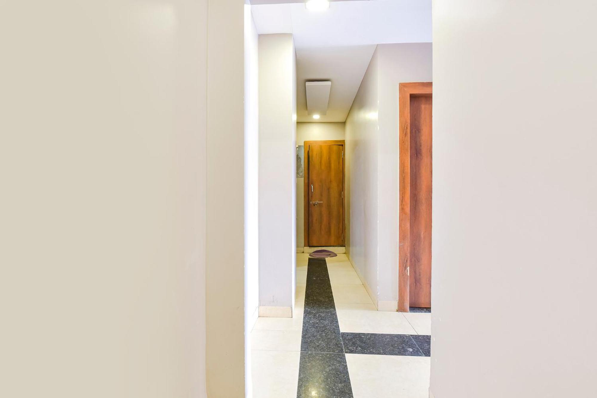 Fabhotel Raghumani Palace 乌贾因 外观 照片
